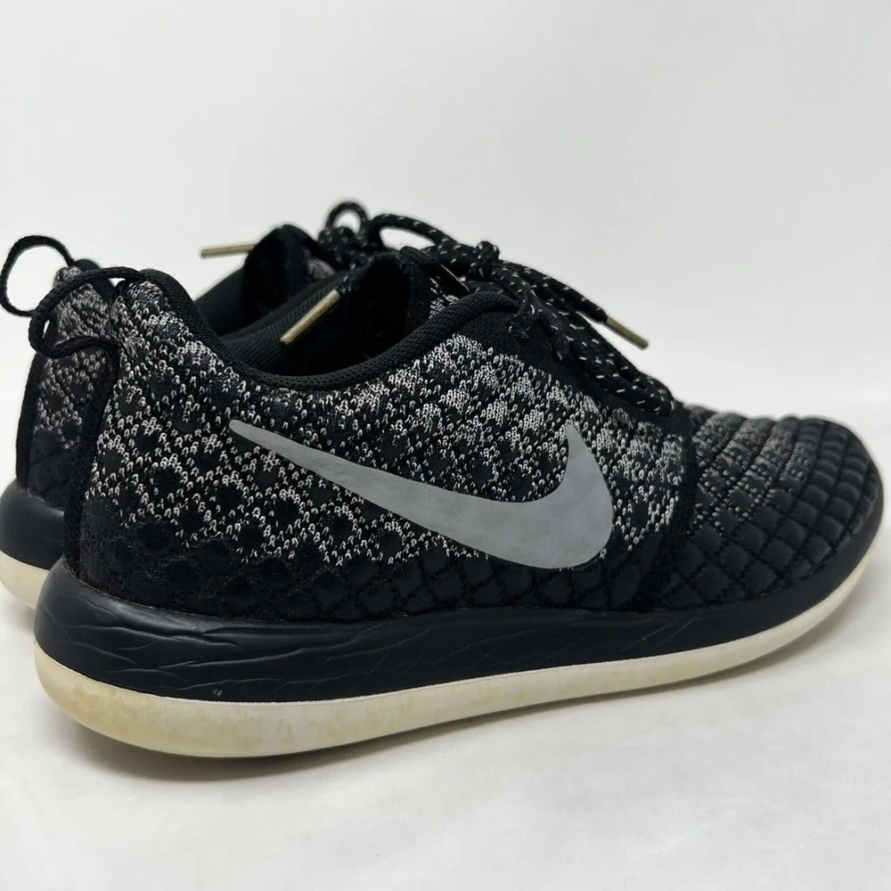Nike Roshe 2 Flyknit Women's Size 6.5 Black Running Sneaker Shoes - 861706-001